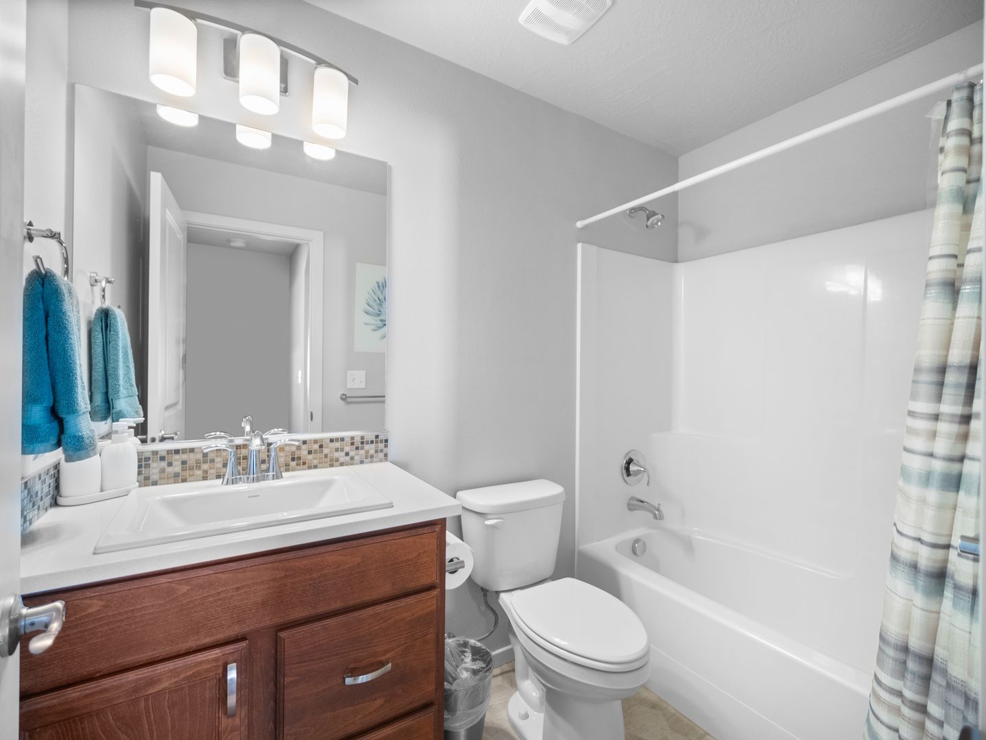 14611 E 31st Avenue 22 of 53