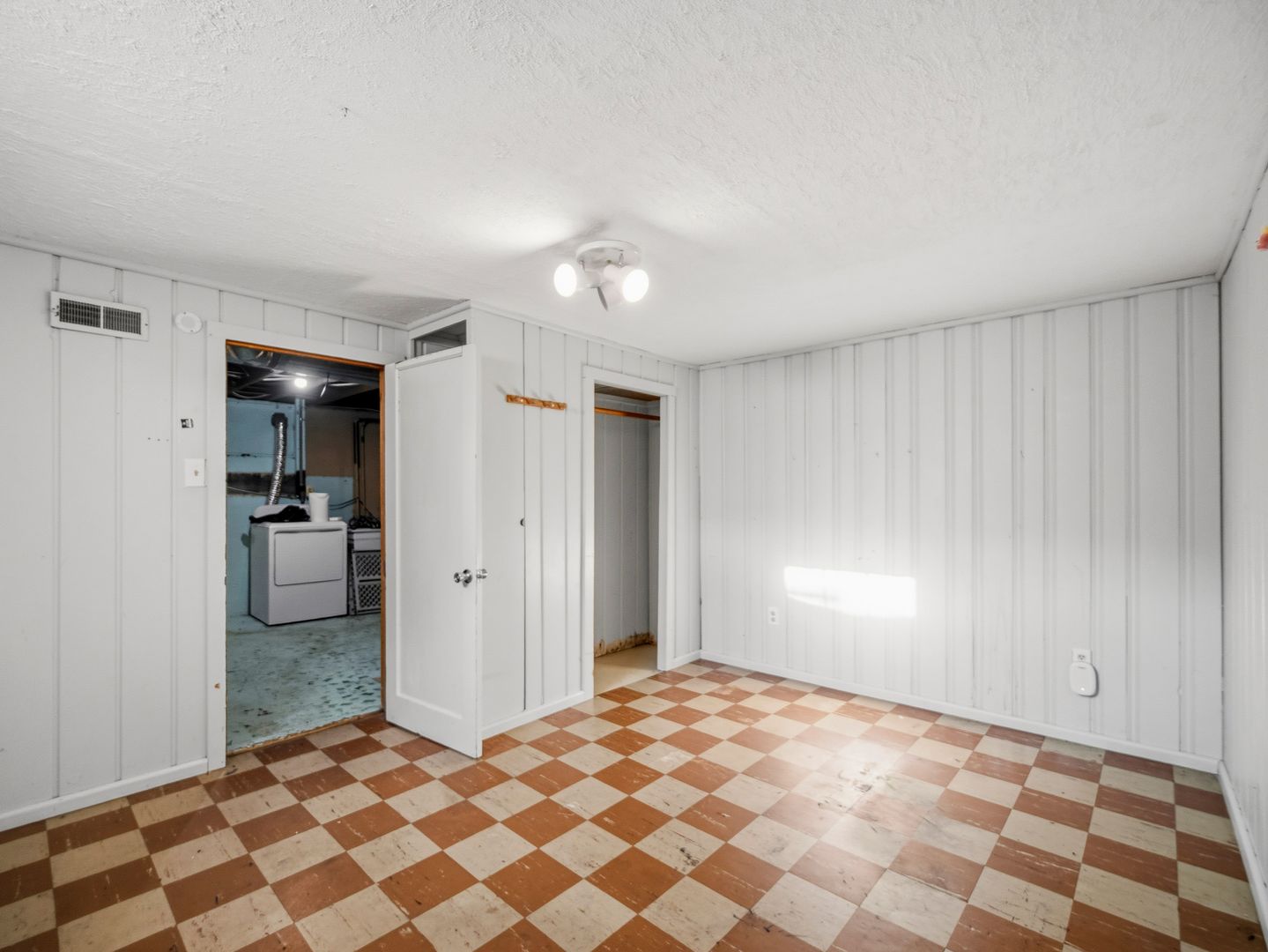 2716 W Everett 5 of 12