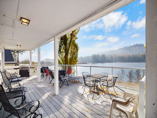 Cabin on the Lake!! Fully furnished 5-bedroom home on Sacheen Lake. – photo 1