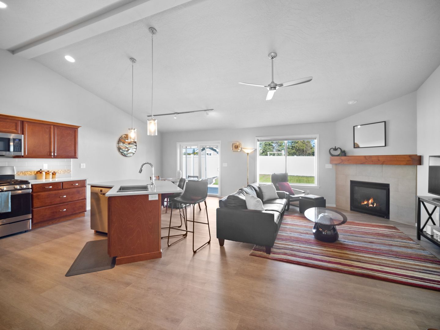 14611 E 31st Avenue 3 of 8