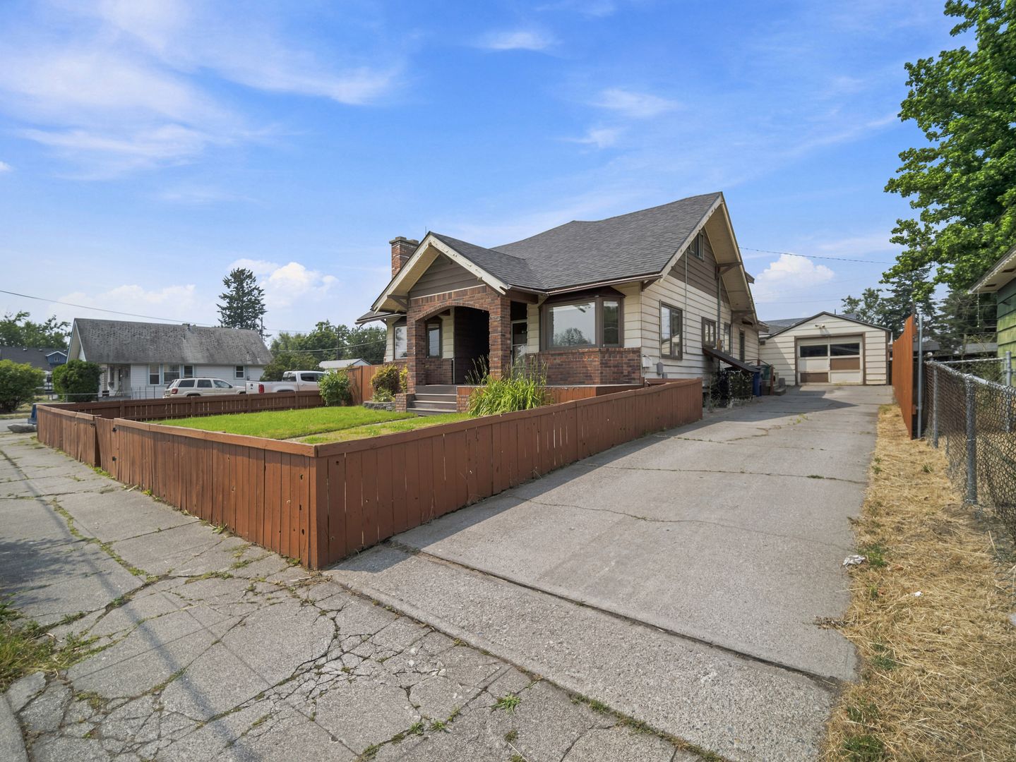 Spokane House: 5703 N Regal