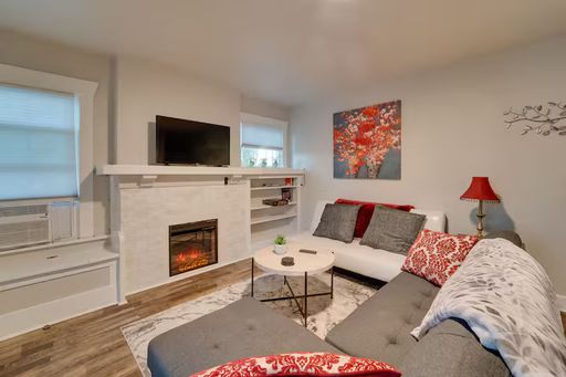 TheSuiteOne @ The Garland Suites (Furnished) – photo 1