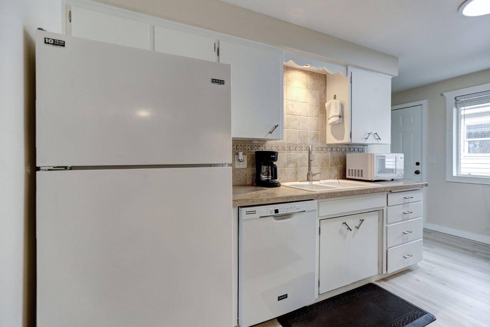 1206 E Heroy Ave 6 of 12