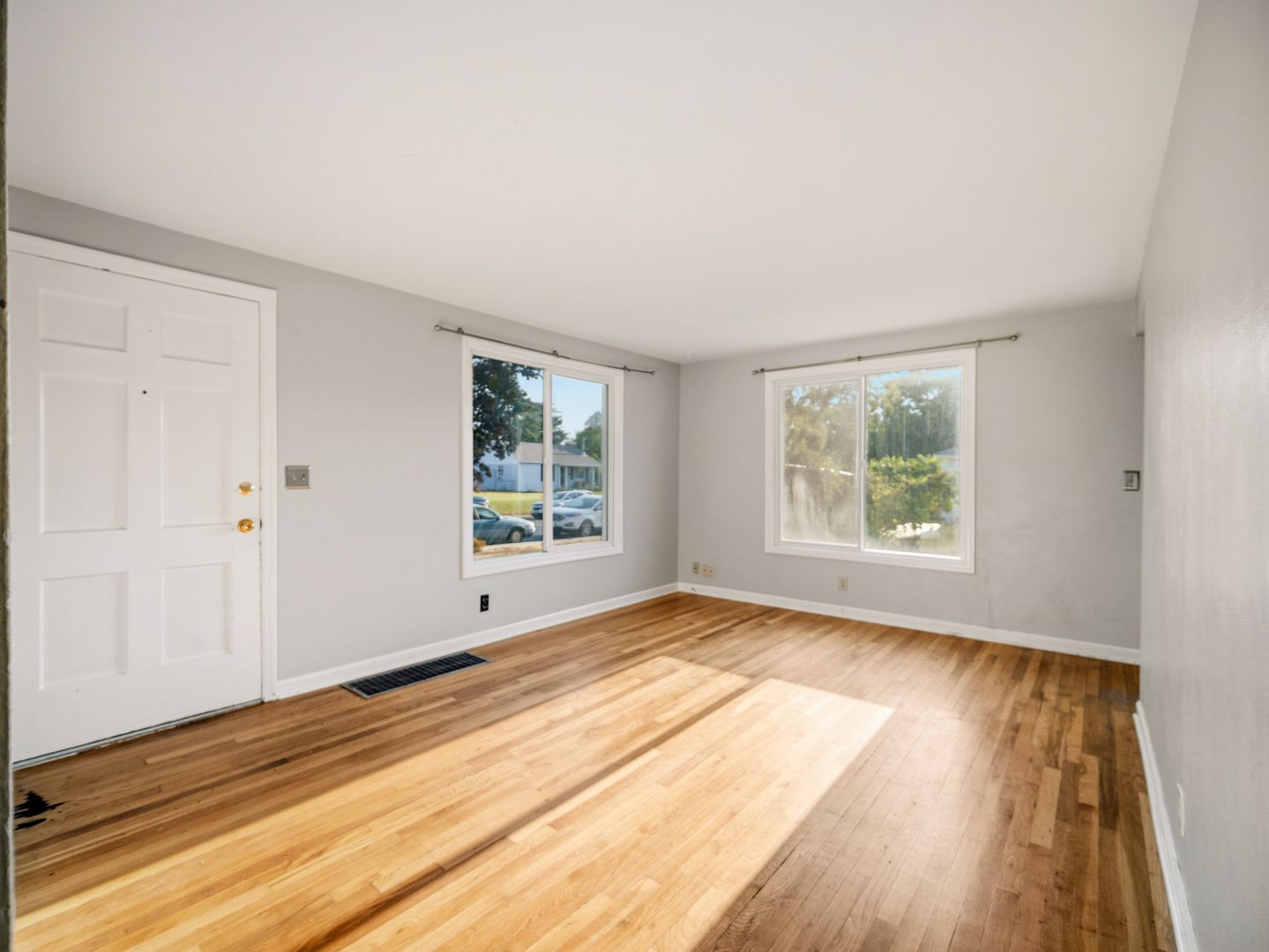 2716 W Everett 12 of 12