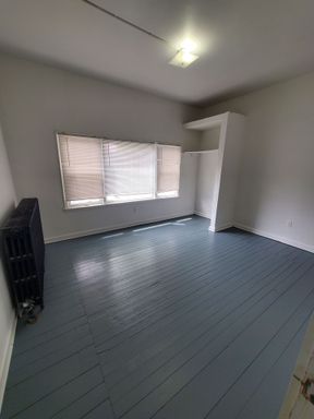3 Bedroom Lower *Half off first months rent special* – photo 1