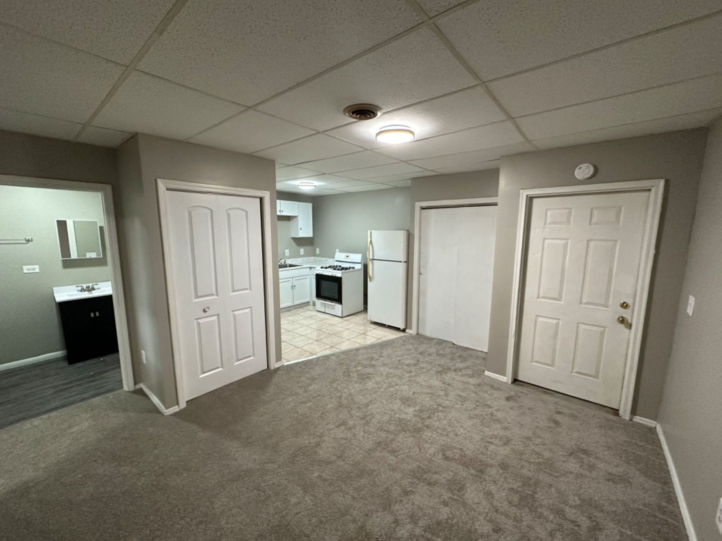 Milwaukee Apartment: 2491 S 12th St.