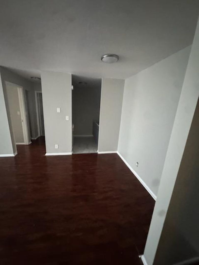 Milwaukee Apartment: 1305 - 1345 W Locust St. / 2866-2868 N 14th St.