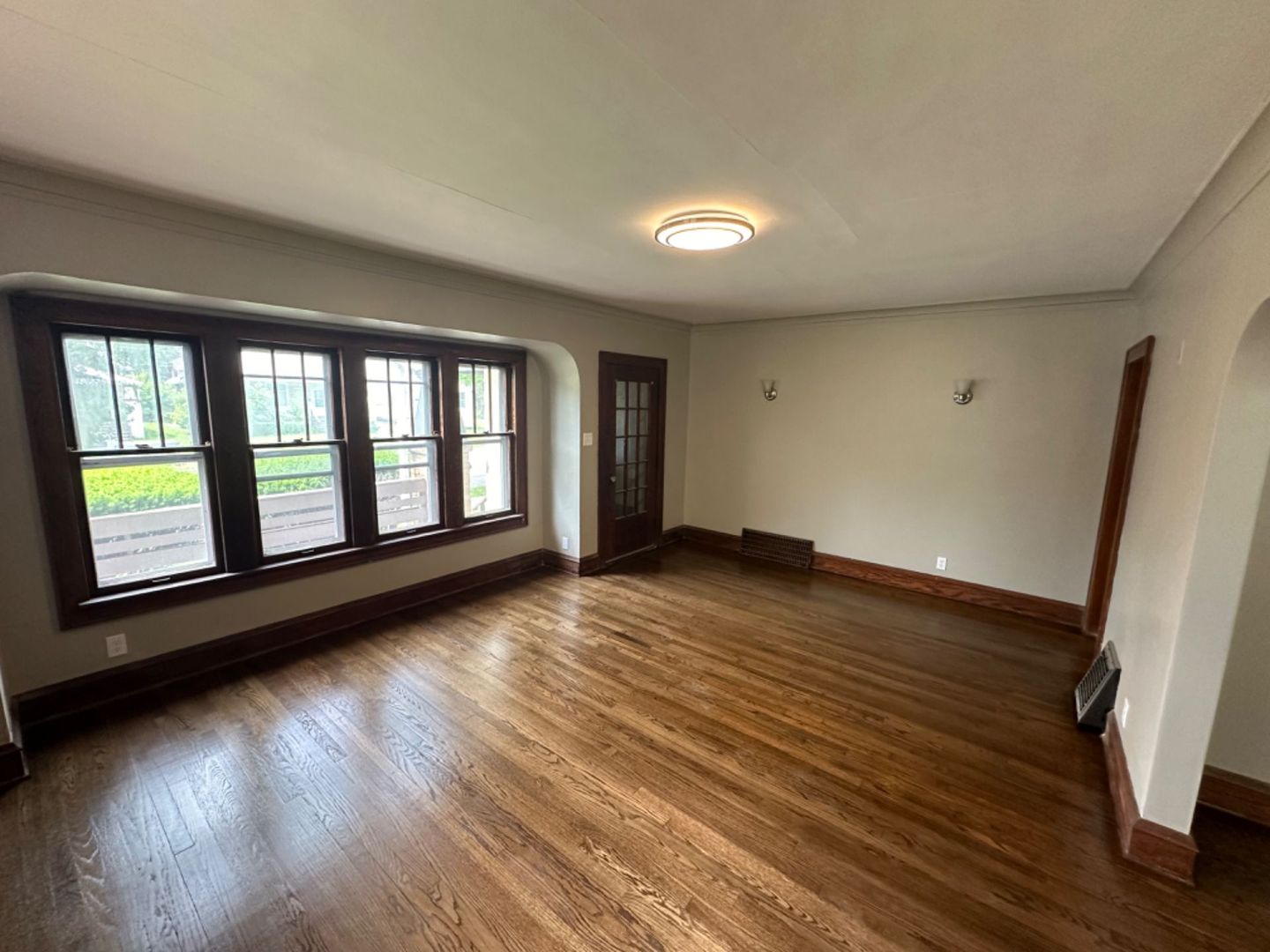 Milwaukee Apartment: 5348-5350 N 35th St.