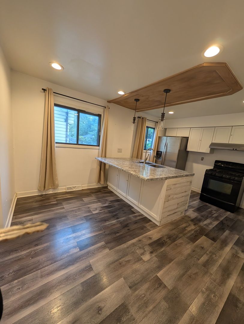 Milwaukee Apartment: 6264-6266 N Denmark St.