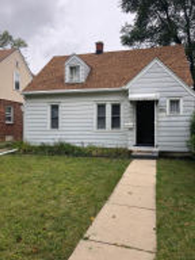 Milwaukee House: 4843 N 72nd St.