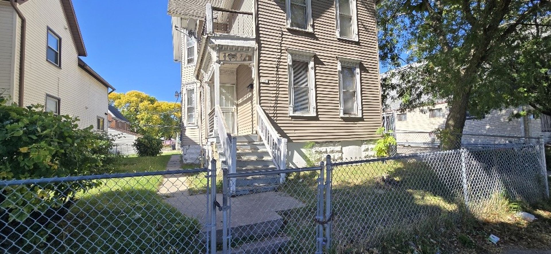 Milwaukee Apartment: 2557 N 8th St.