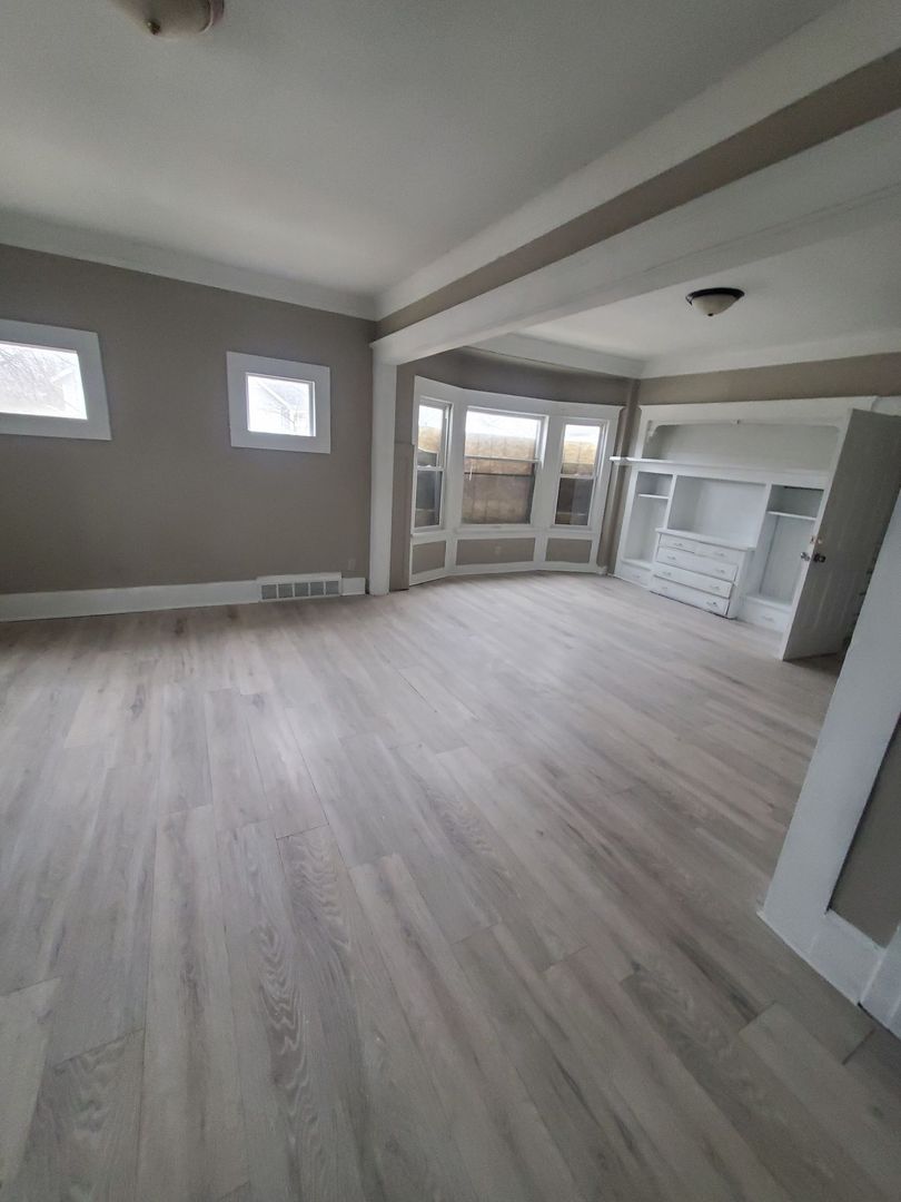 Milwaukee Apartment: 2403-2405 N 39th St.