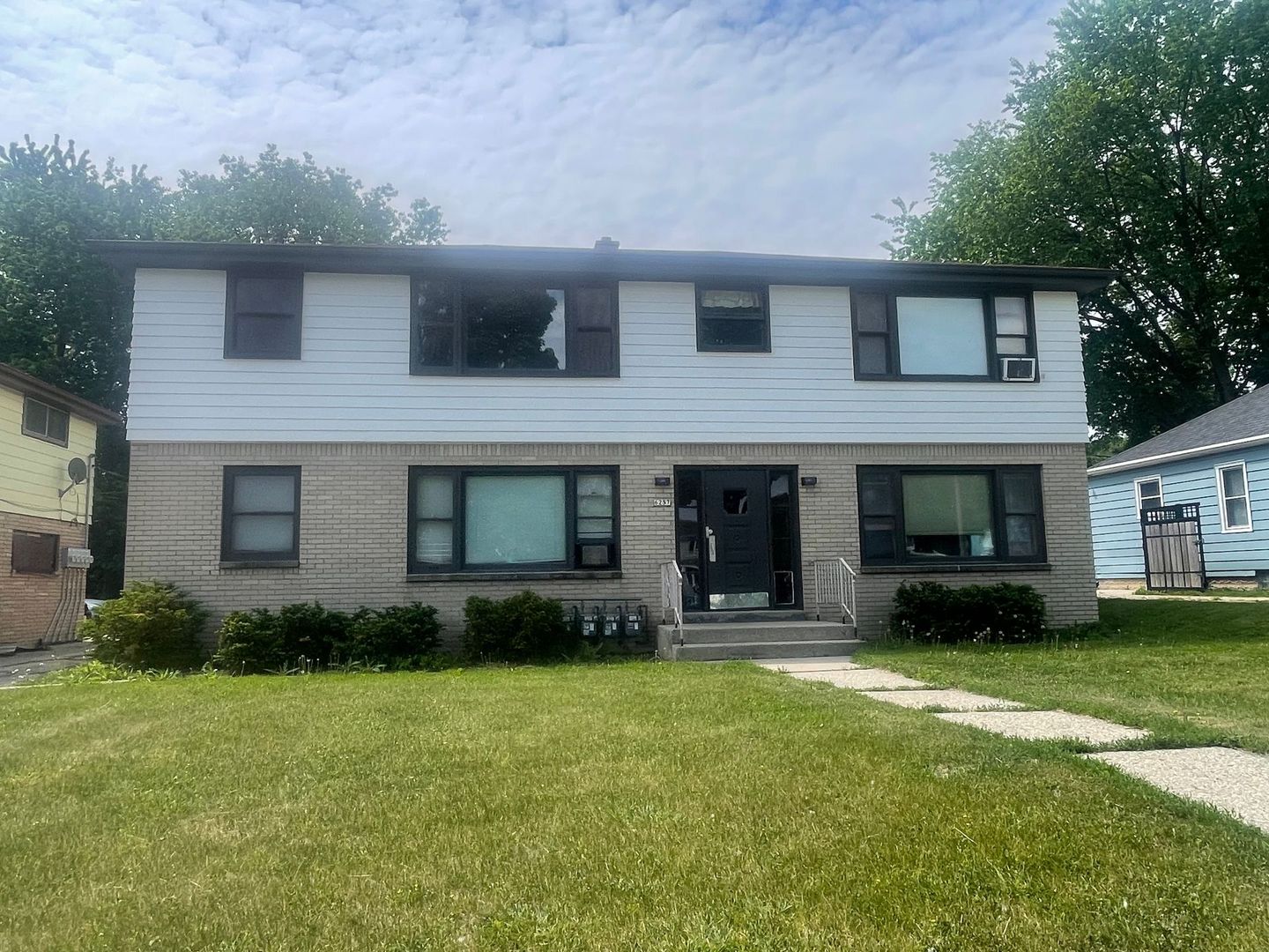 Milwaukee Apartment: 6257 W Oklahoma Ave.