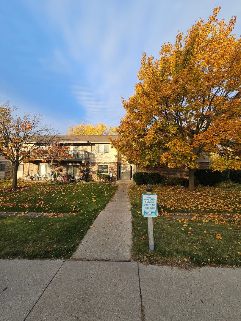 Mt. Pleasant Apartment: 5030 Graceland Blvd.