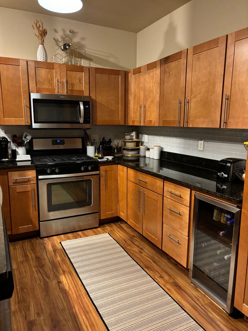 Milwaukee Apartment: 130-138 W. Pittsburgh Ave. / 174-192 S 2nd St.