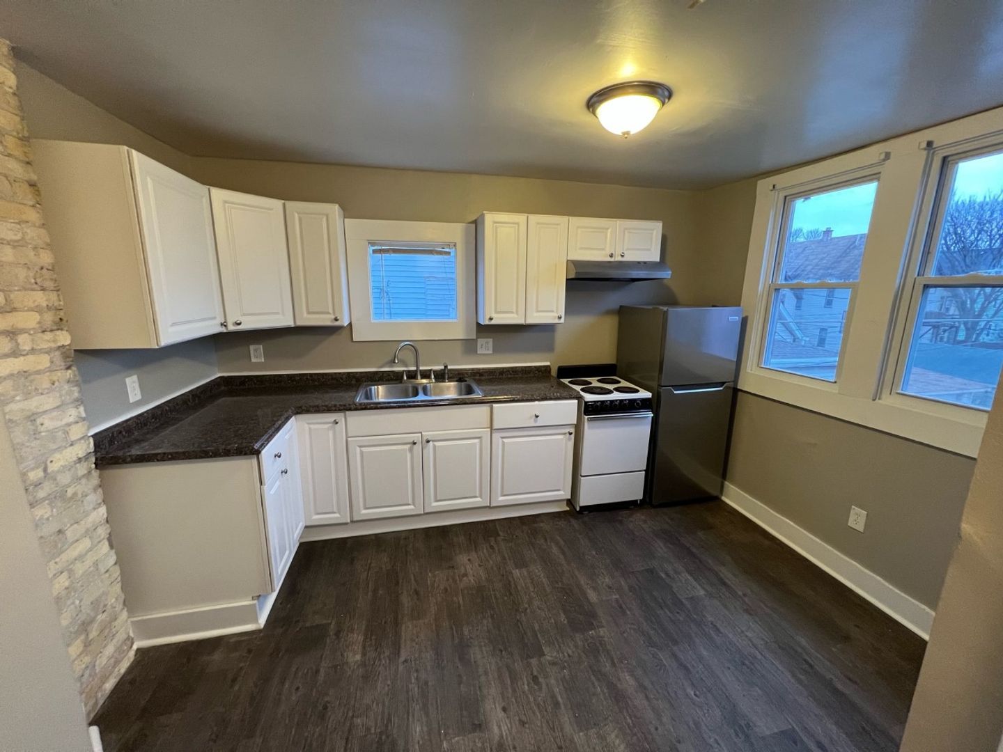 Milwaukee Apartment: 2846-2848 N Holton St.