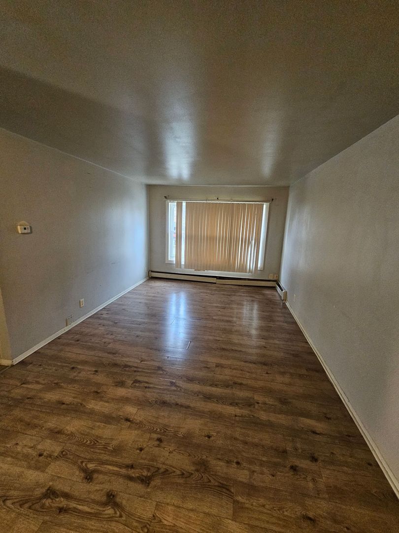 Milwaukee Apartment: 1305 - 1345 W Locust St. / 2866-2868 N 14th St.