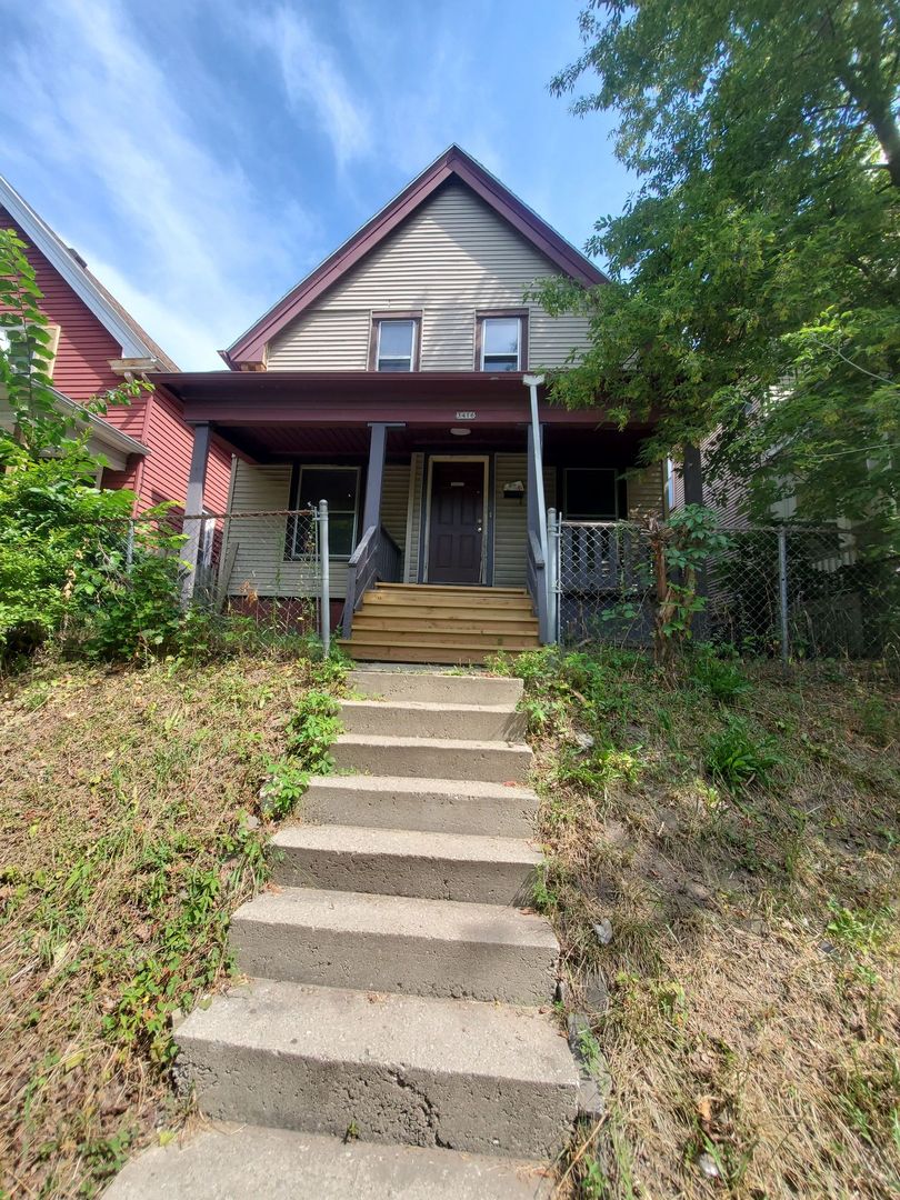 Milwaukee House: 3416 W Walnut St