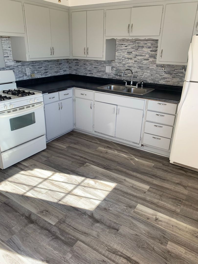 Racine Apartment: 4048 Marquette Dr.