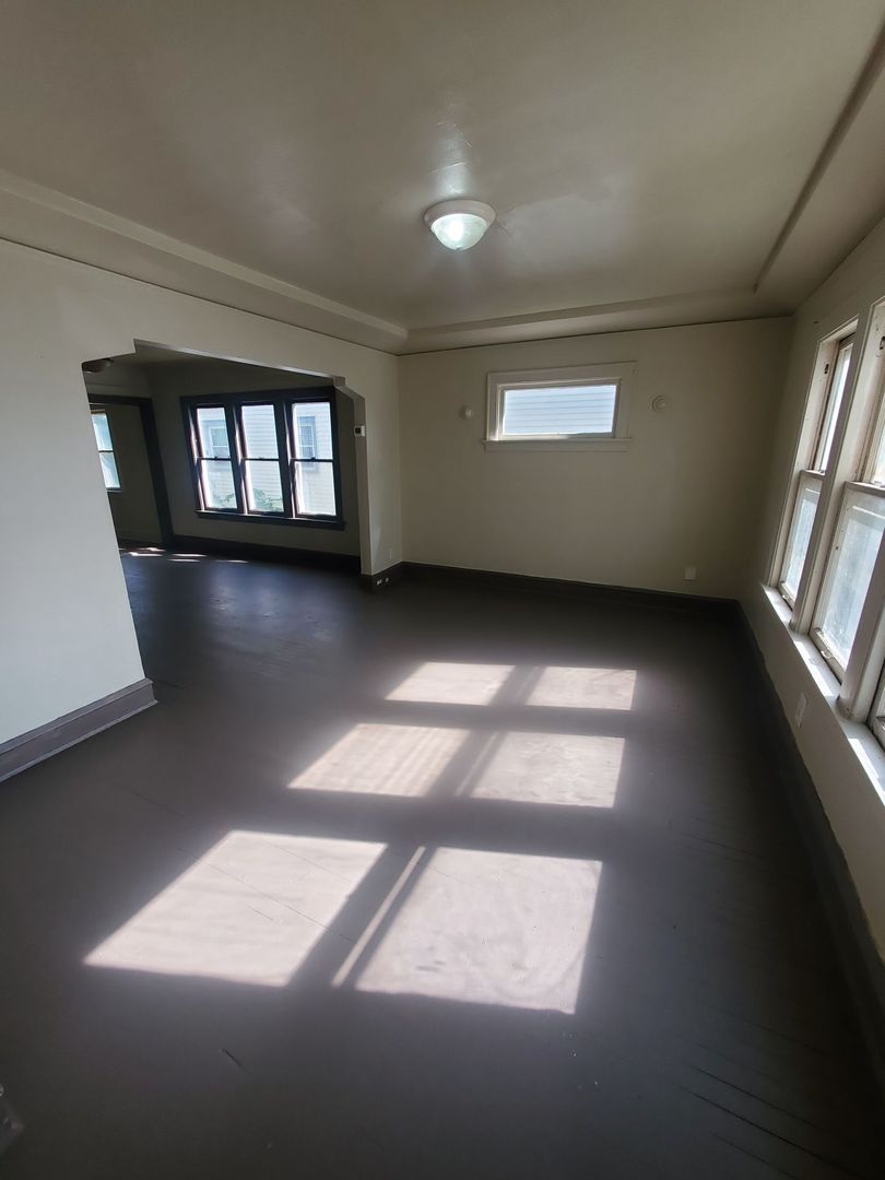 Milwaukee Apartment: 2920-2922 W Melvina St.