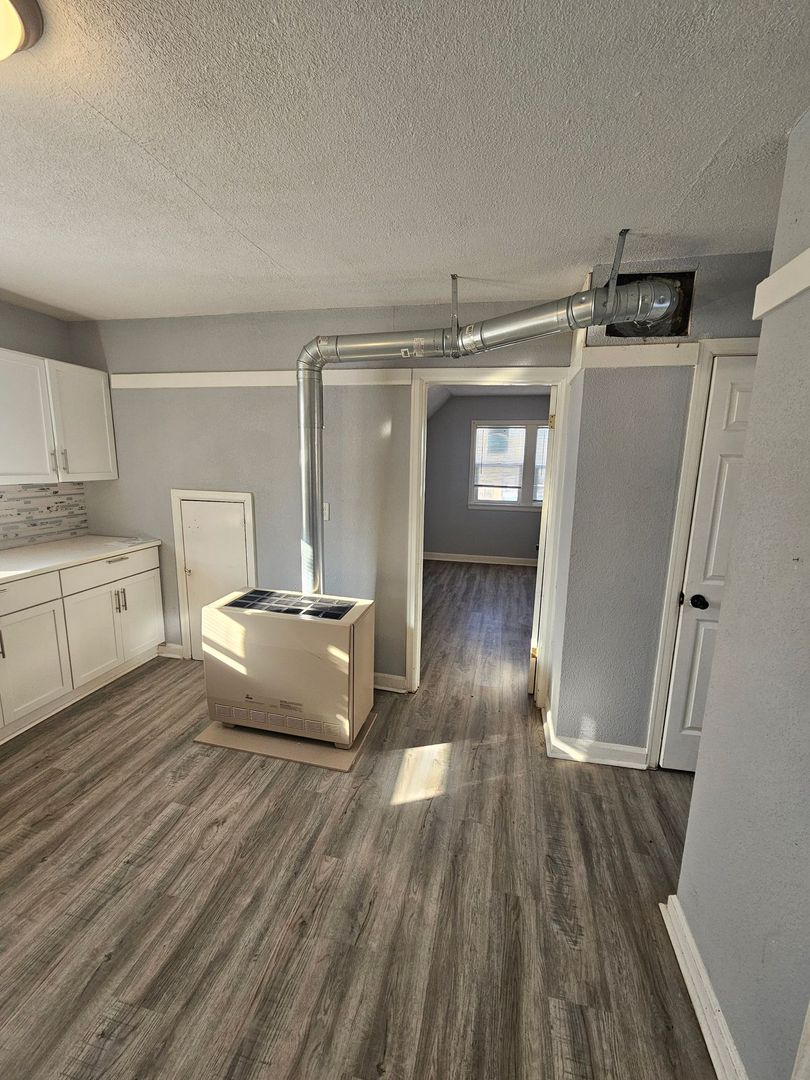 Milwaukee Apartment: 4604-4604A N 29th St.