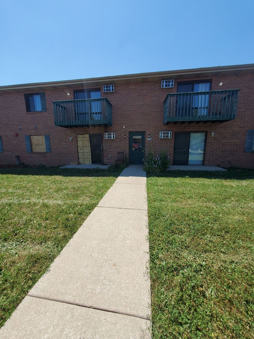 Milwaukee Apartment: 2329-2359 S 51st St.