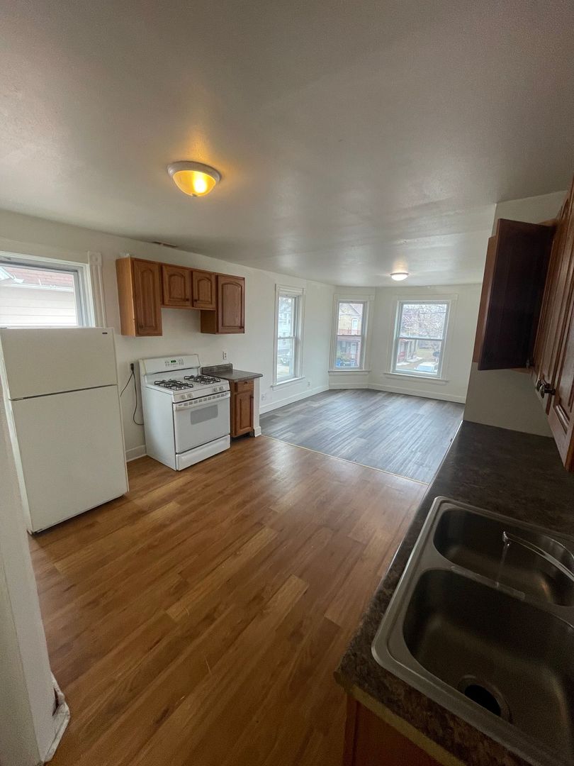 Racine Apartment: 1201 Hagerer St.