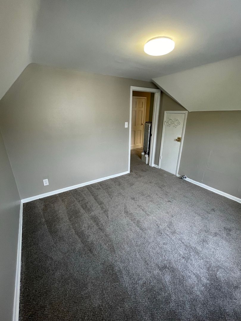 Milwaukee Apartment: 743 S 24th St.