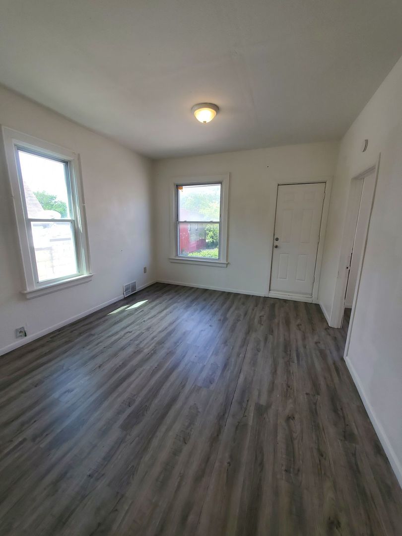 Milwaukee Apartment: 2508-2508A N 35th St.