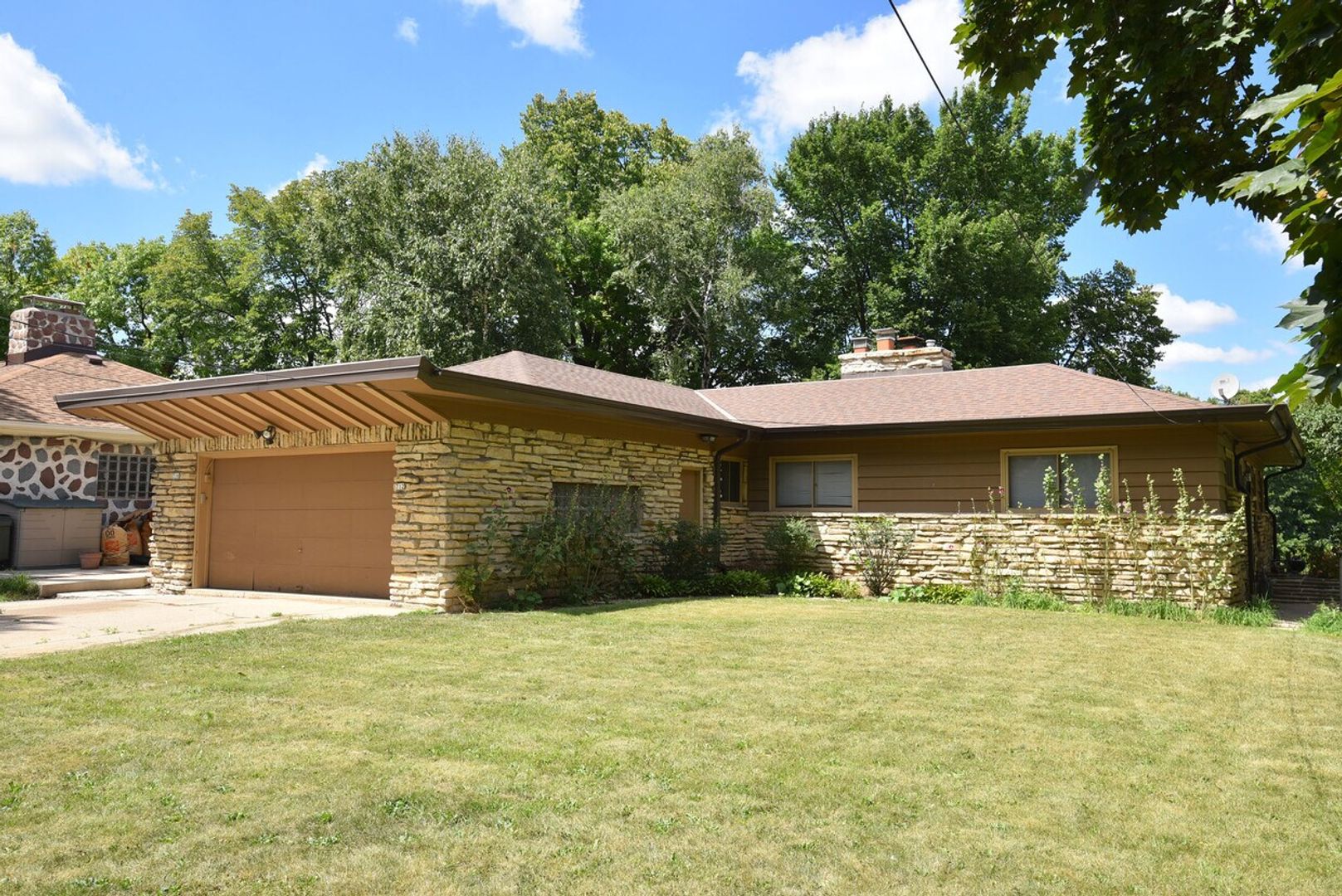 Glendale House: 712 W Rock Pl