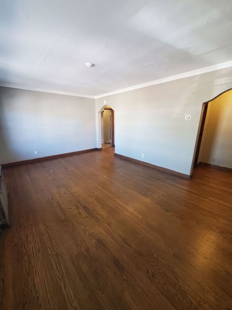 Milwaukee Apartment: 4409 W Burleigh St.