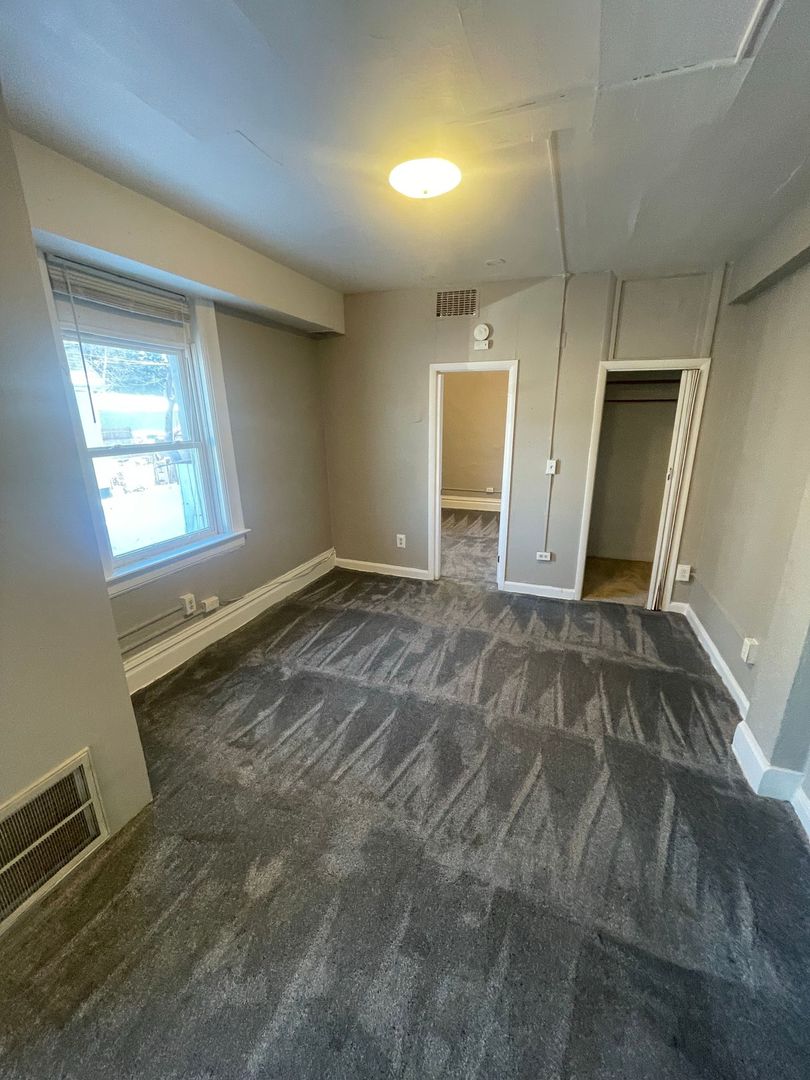 South Milwaukee Apartment: 1235 Michigan Ave.