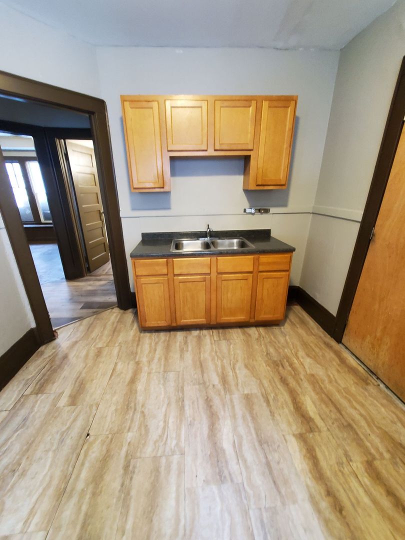 Milwaukee Apartment: 2544-2546 N 40th St.