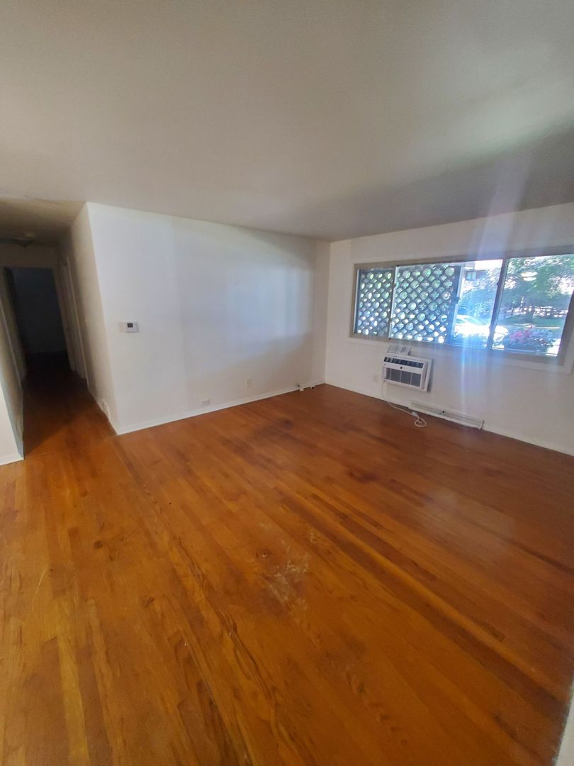 Milwaukee Apartment: 4454 S 14th St.