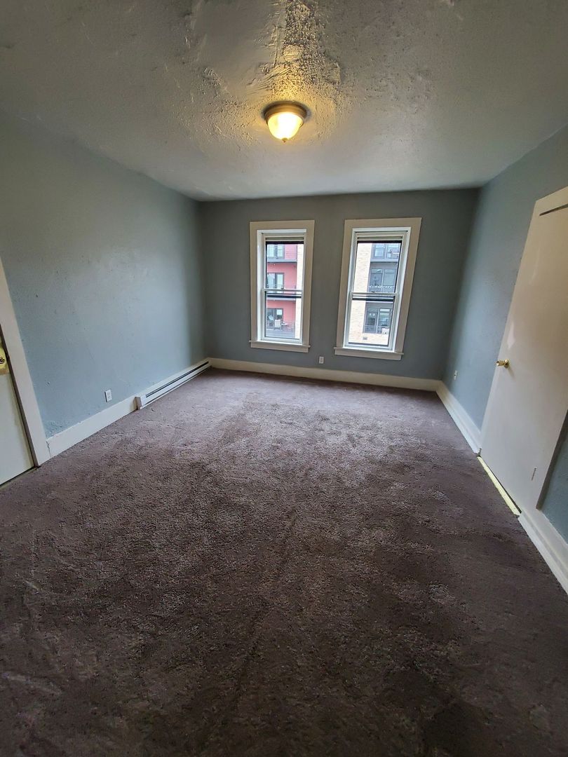 Hartford Apartment: 19 E State St