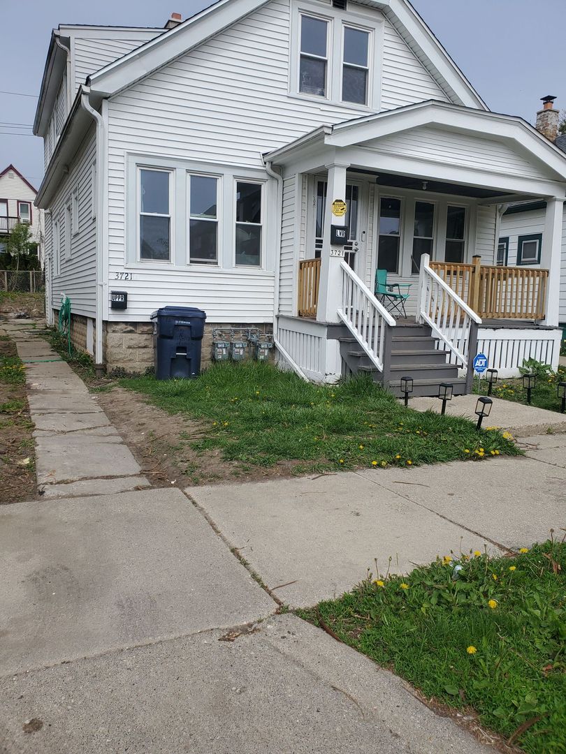 Milwaukee Apartment: 3721-3721A N 2nd St.