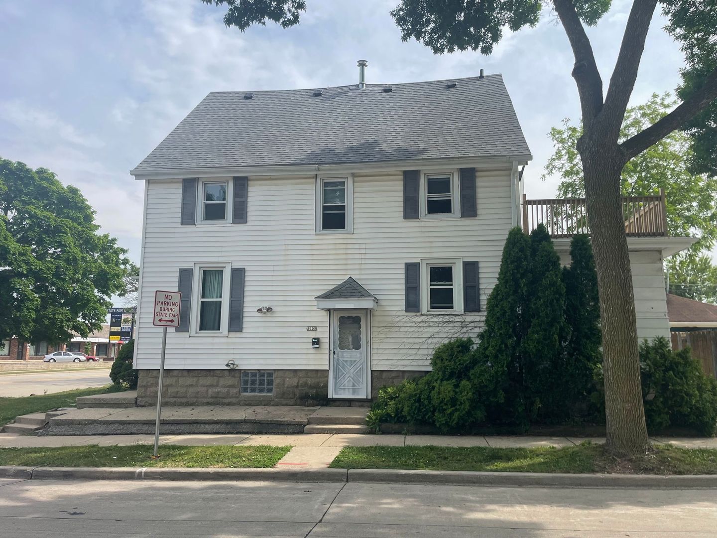West Allis Apartment: 1501 S 84th St./8405 W Orchard St.