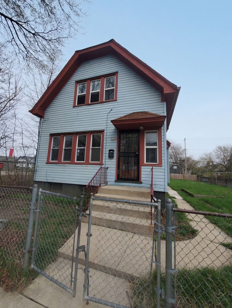 Milwaukee Apartment: 2636 N Buffum St.