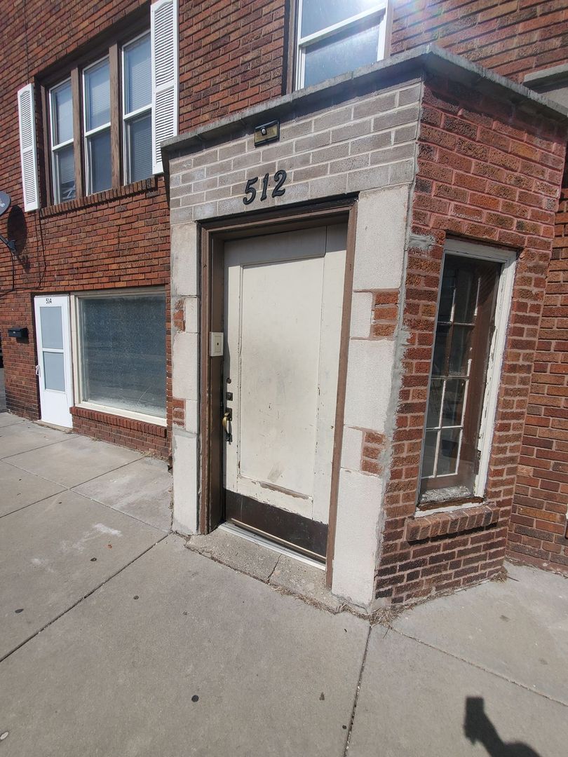 Racine Apartment: 512-514 16th St.