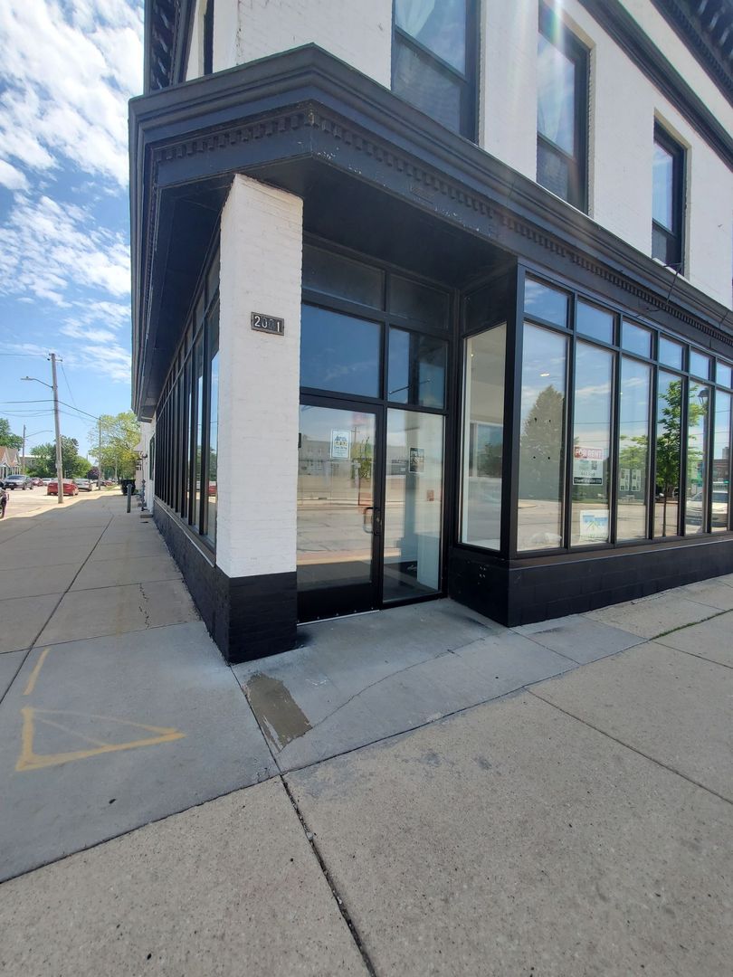 South Milwaukee Apartment: 2001 10th Ave