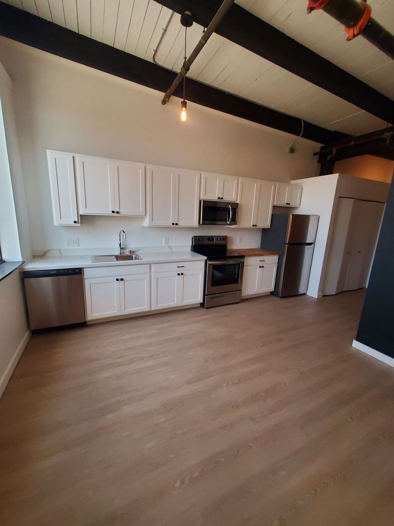 South Milwaukee Apartment: 2300 10th Ave.