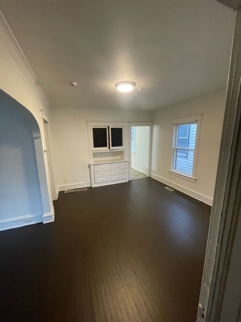 Milwaukee Apartment: 2866-2866A N 34th St.