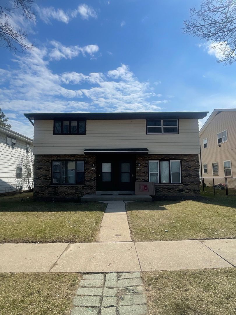 Milwaukee Apartment: 8584-8586 N 107th St.