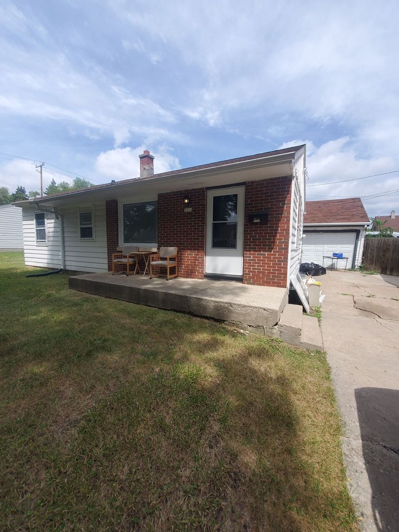 Milwaukee House: 3614 W Marion St