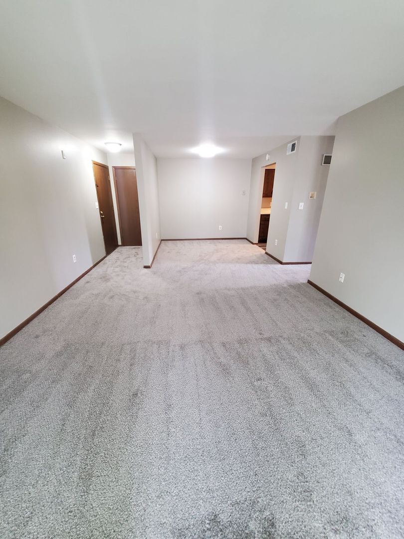 Milwaukee Apartment: 7601 W Donna Ct, #1