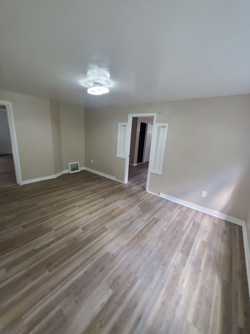 Milwaukee Apartment: 4207-4207A N 39th St.