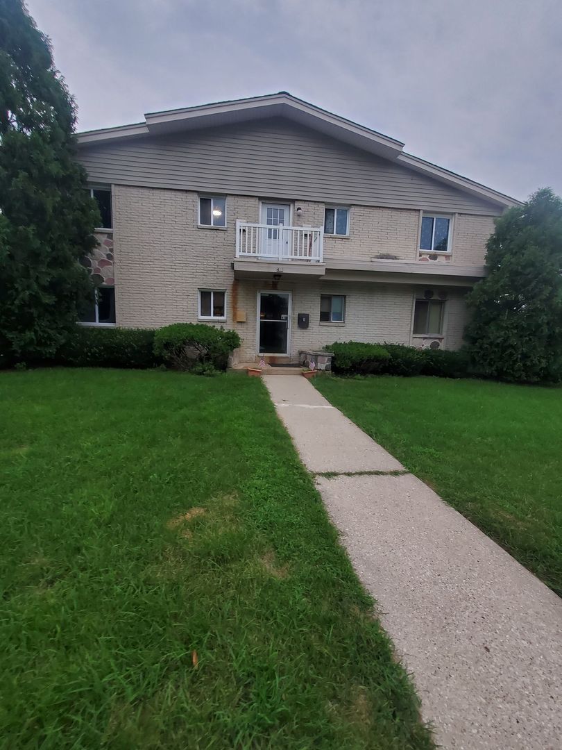 Waukesha Apartment: 411 N Moreland Blvd