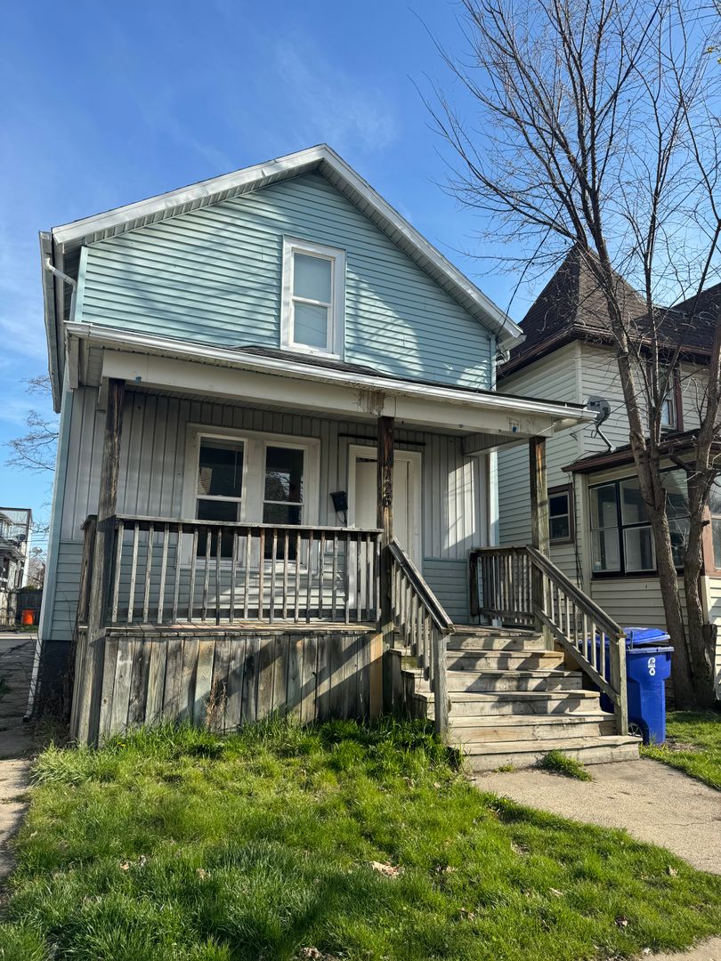 Kenosha House: 1126 61st St.