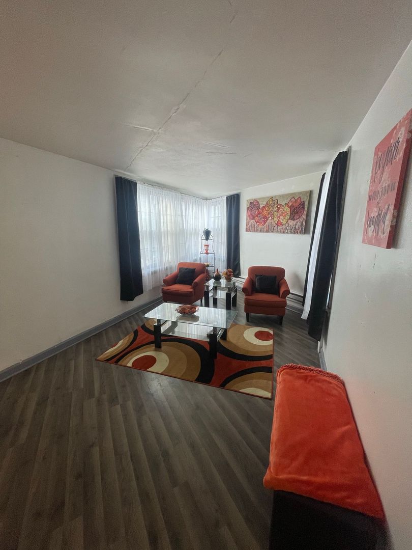 Racine Apartment: 1639 Douglas Ave