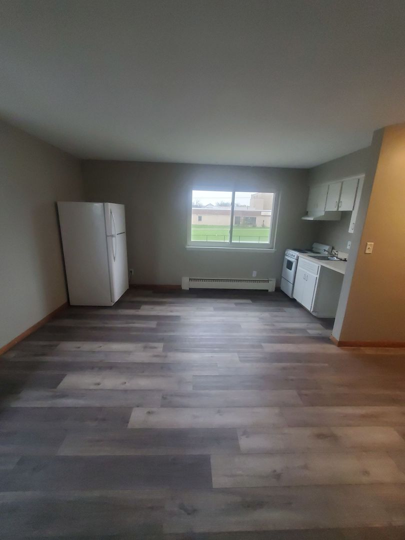 Waukesha Apartment: 327 Arlington St.